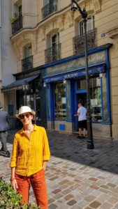 Livia : jewish tour guide in Paris