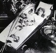 Sarah Bernhardt sleeps in coffin