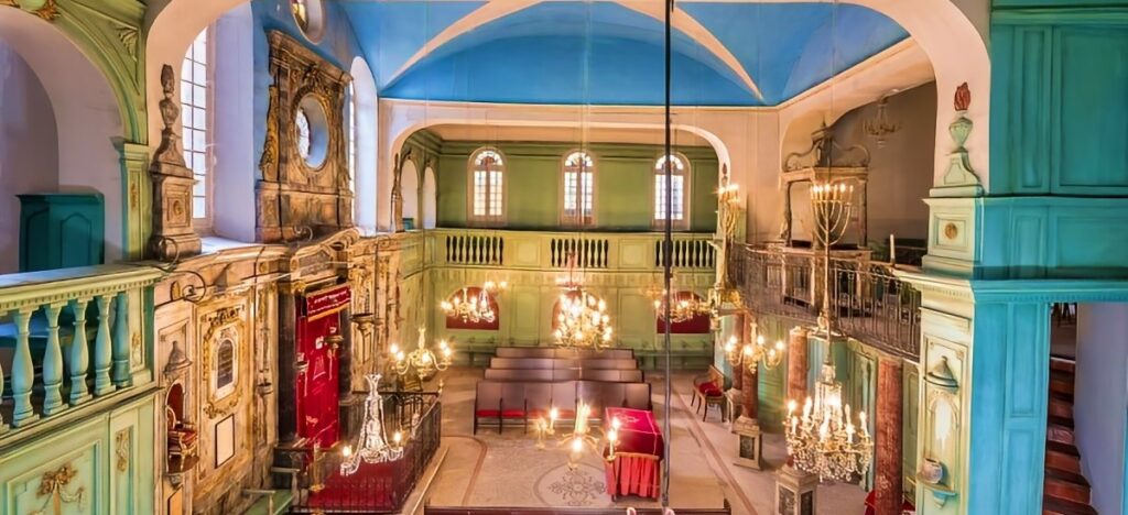 oldest synagogue still functioning in France